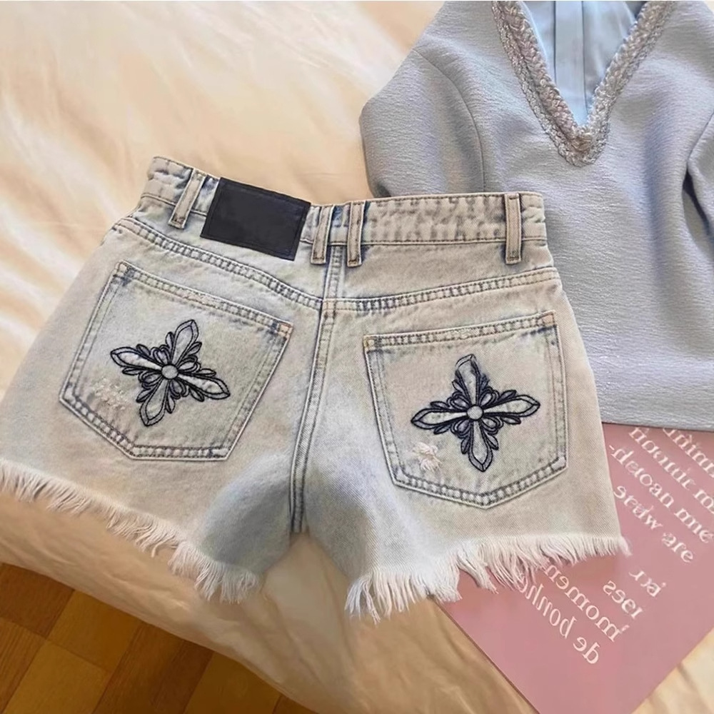 Shorts Denim Frayed - 2026 여름 빈티지 워싱 자수 프레이드