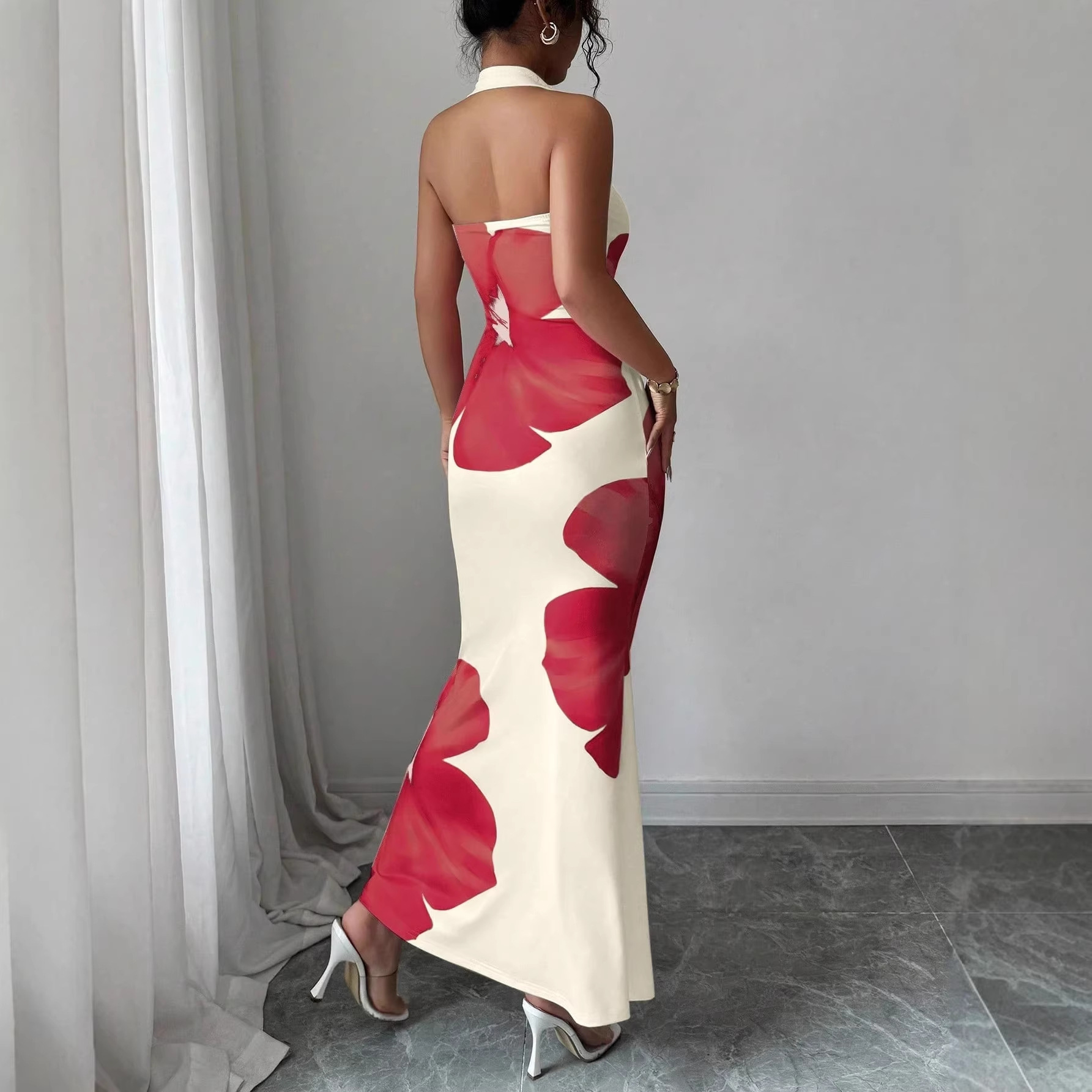 홀터넥 백리스 플로럴 맥시 드레스 여성 바디콘 슬림핏  - Maxi Dress Halter 리뷰 및 가격